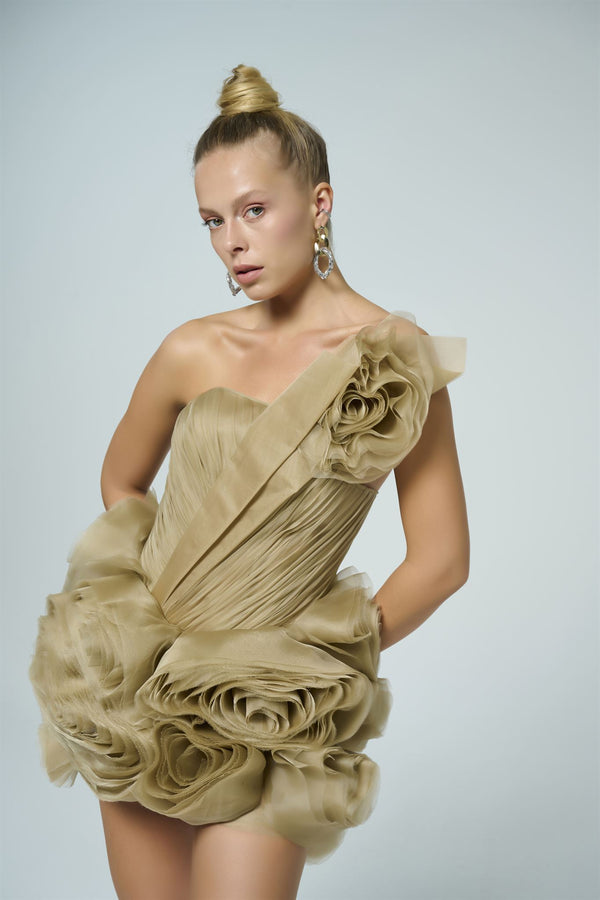 One-shoulder rose pleated mini