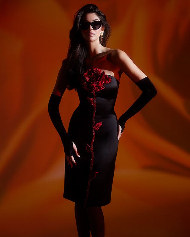 Strapless 3D flower midi dress