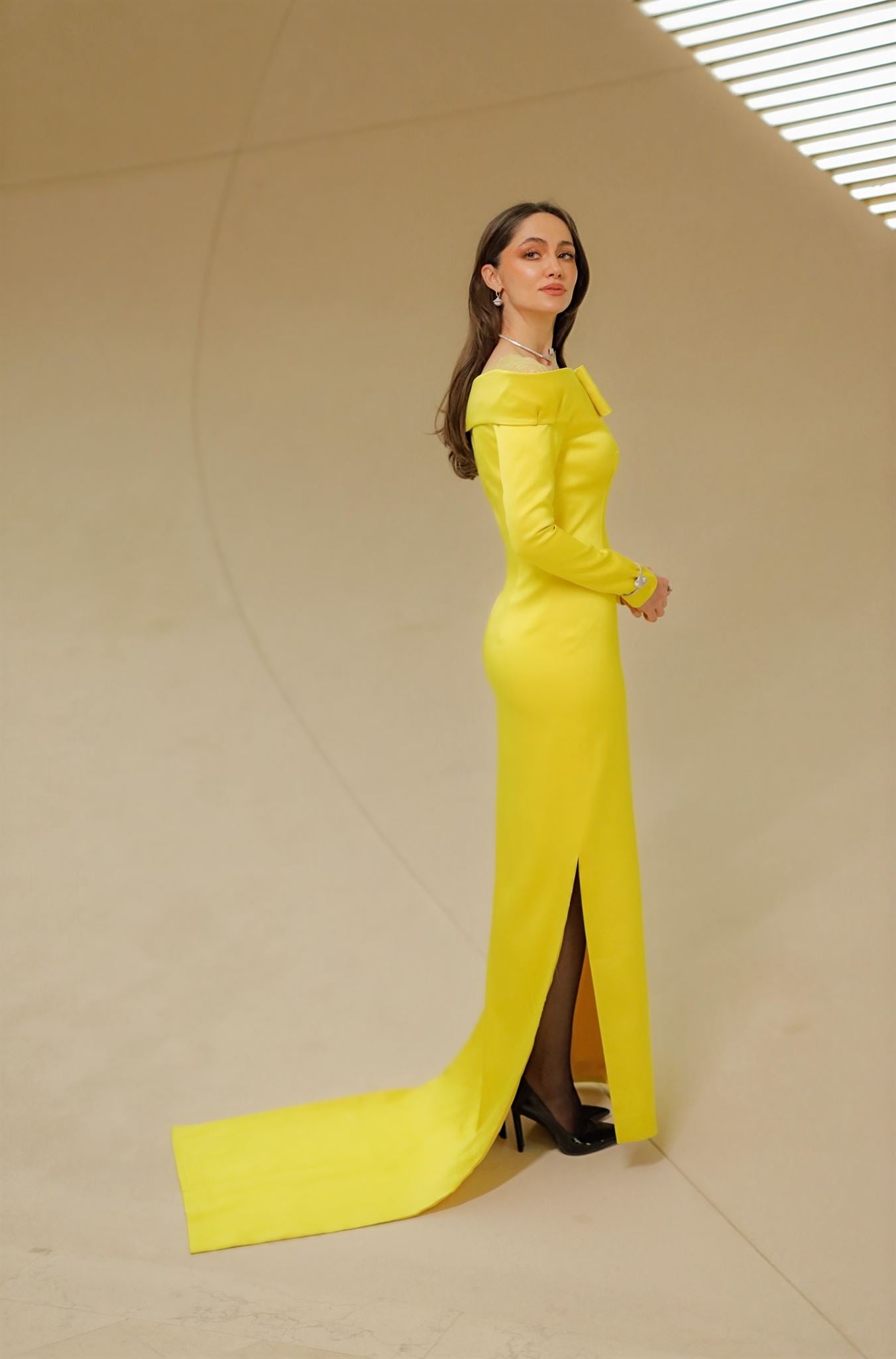 Lemon bow off-shoulder slit gown